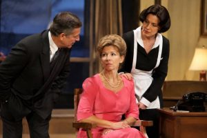 Potiche pièce de théâtre résumé : intrigue, personnages et analyse